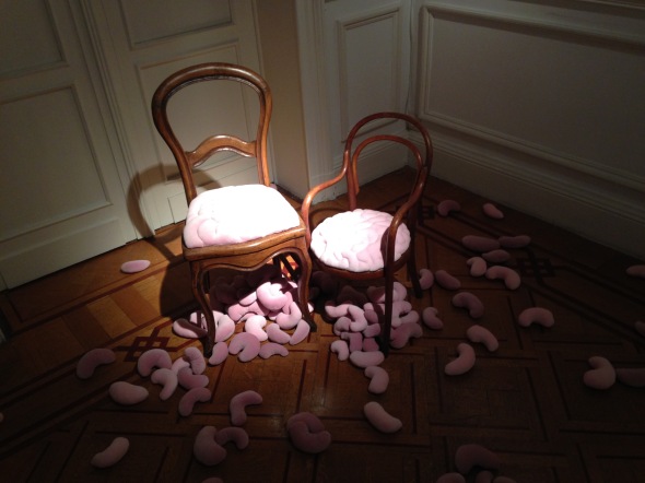 Elodie Antoine, brain chairs, galerie areoplastics bruxelles belgium labrouge